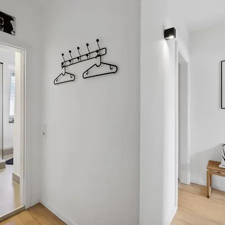 Stylisches Apartment, Parkplatz, Naehe Dus & Dortmund & Koeln & Essen * Wuppertal