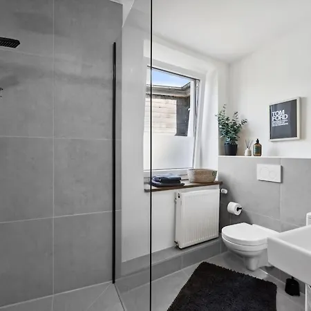 Stylisches Apartment, Parkplatz, Naehe Dus & Dortmund & Koeln & Essen شقة