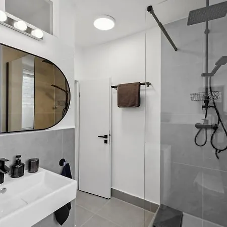 Stylisches Apartment, Parkplatz, Naehe Dus & Dortmund & Koeln & Essen شقة وبرتال