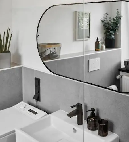 Stylisches Apartment, Parkplatz, Naehe Dus & Dortmund & Koeln & Essen Wuppertal