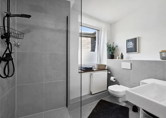 Stylisches Apartment, Parkplatz, Naehe Dus & Dortmund & Koeln & Essen Appartement